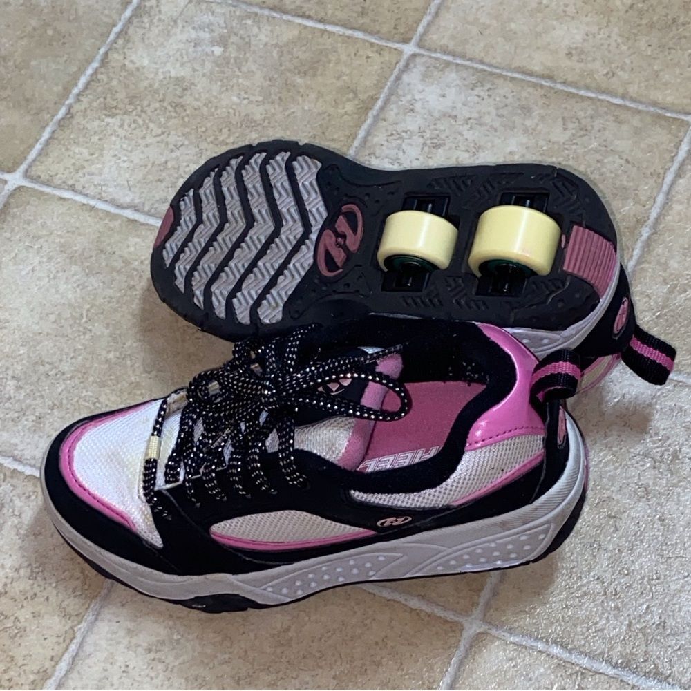 Heelys Kids Pink Black White Sneakers with Wheels